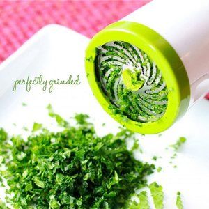 Stainless Steel Vegetable Grinder, Chopper Condiment Container, Manual Herb Mill
